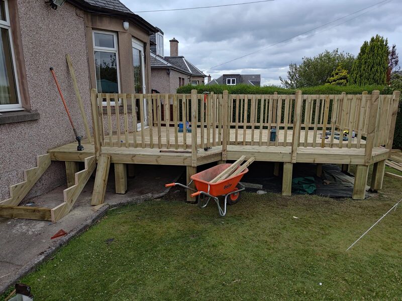 Wooden decking supplied and installed in Edinburgh and the Lothians by JDS Gardening Services, Click here for a decking quote